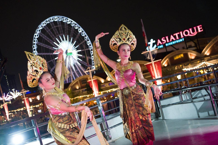 Bangkok : Dîner-croisière de luxe en blanc Bière et vin à volontéRéveillon du Nouvel An. De River City