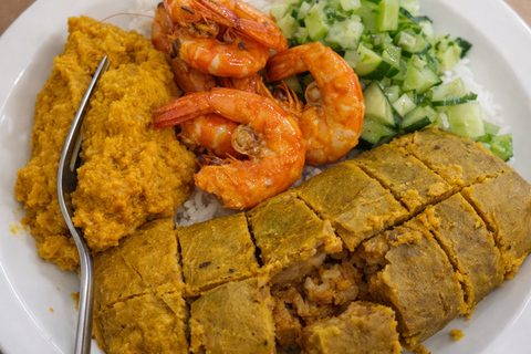 Salvador: Bahia Bites Food Tour with 12+ Tastings