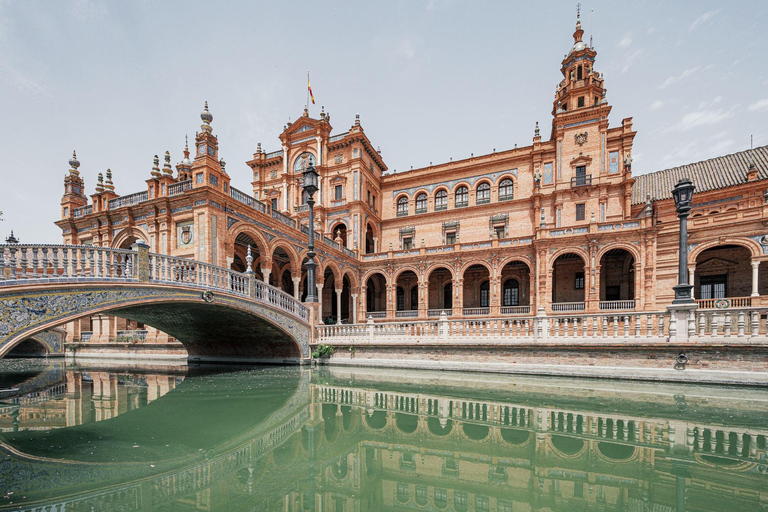 From Conil/Sancti Petri: Excursion to Seville with Cathedral Entrance SEVILLE SHOPPING (ENGLISH)