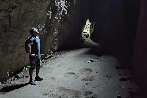 Rio de Janeiro: Tijuca Caves Guided Hike with Park Entry