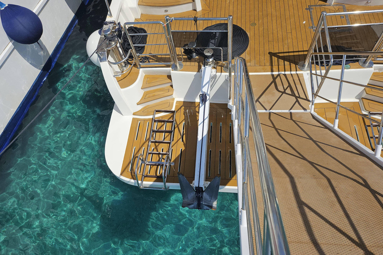 From Palau: La Maddalena Archipelago 4 Stops Boat Tour From Palau: La Maddalena Archipelago Full-Day Boat Tour