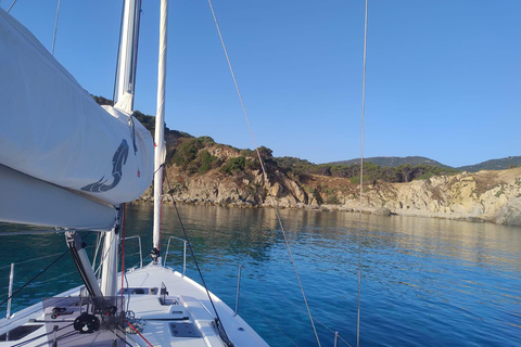 Villasimius: Small-Group Eco Sailing with Local Food Tasting Villasimius: Eco Sailing in a Small Group with Tasting of Typical Products