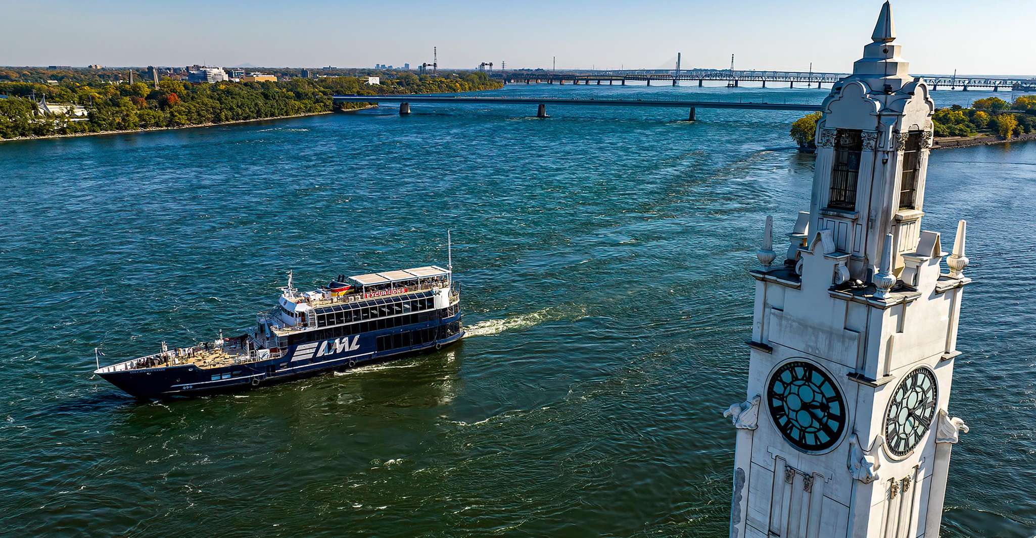 Montreal: AURA Experience at Notre-Dame Basilica and Cruise photo 2