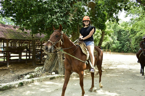 Cancún: Excursión a Caballo con ATV, Tirolinas y CenoteATV compartido desde Cancún