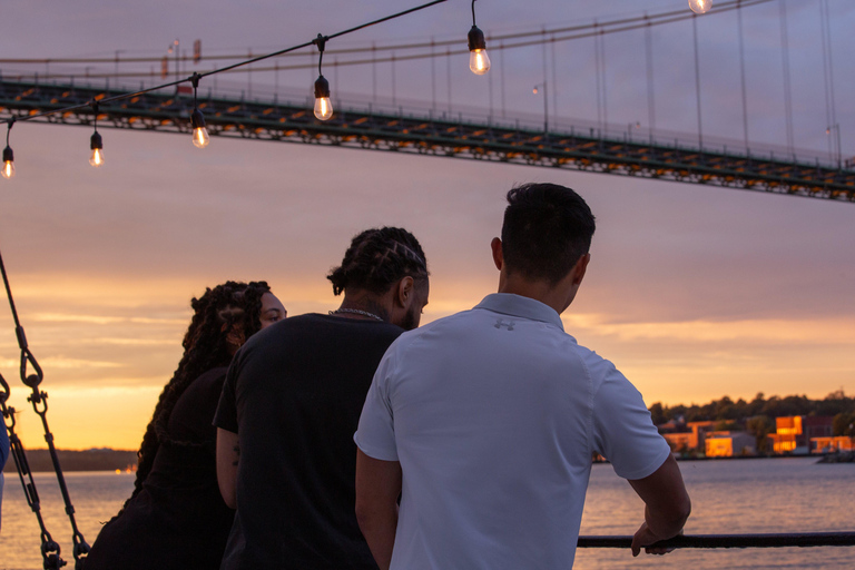 Halifax Sunset Cruise Aboard the Tall Ship Silva