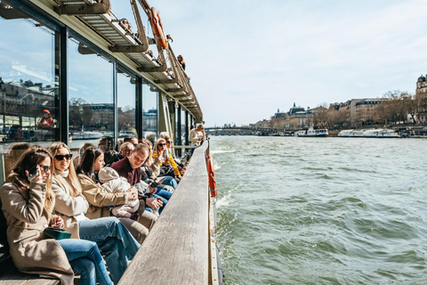 Paris: Seine River Sightseeing Cruise with Parisian Macaron Paris: Seine Day/Evening Cruise & Macaron Experience