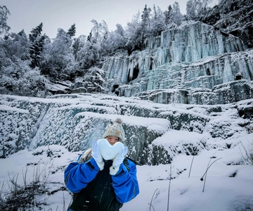 Rovaniemi: Korouoma Canyon & Frozen Waterfalls Tour with BBQ