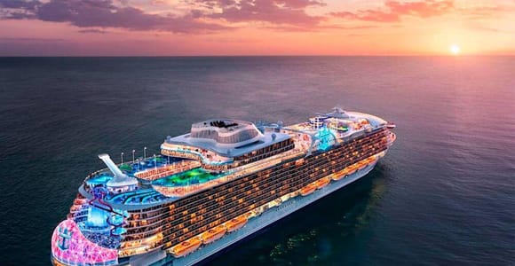 Barcelona: Private Cruise Transfer to Barcelona Airport