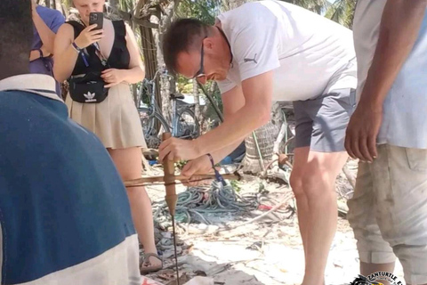 Zanzíbar: pueblo de Nungwi, bosque de Jozani y tour The RockZanzíbar: pueblo de Nungwi, bosque de Jozani y excursión a The Rock