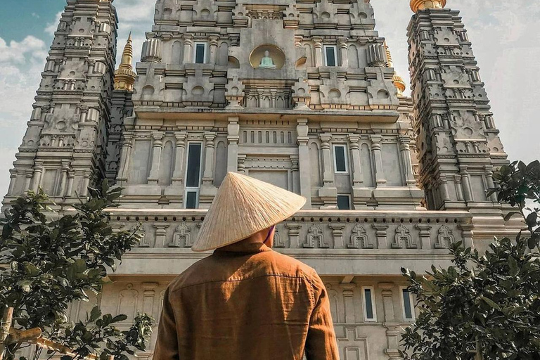 顺化隐秘瑰宝：秘密宝塔与素食午餐私人：法语