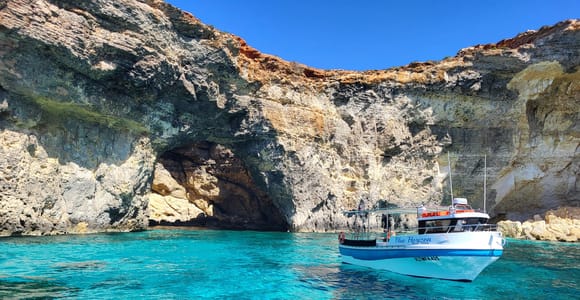 Malta: Private Boat Trip to Comino, Blue Lagoon & Gozo