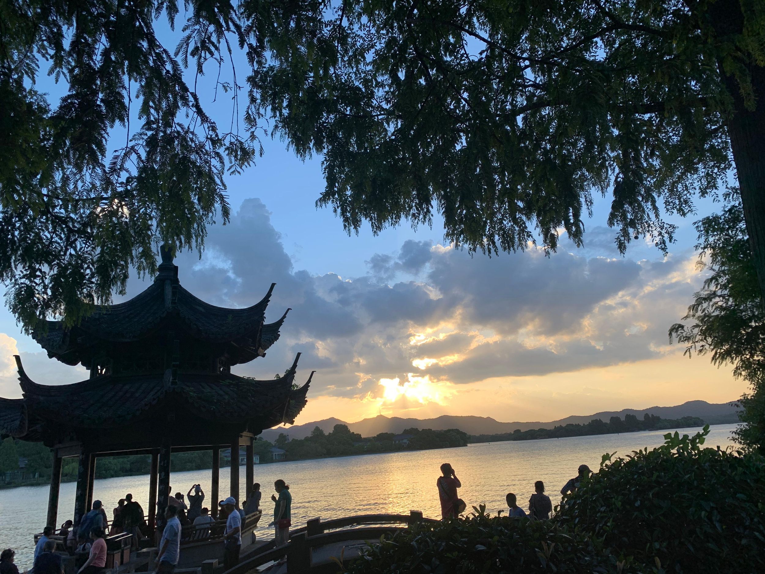 Maßgeschneiderte Führung durch Hangzhou auf der Grundlage deiner Interessen