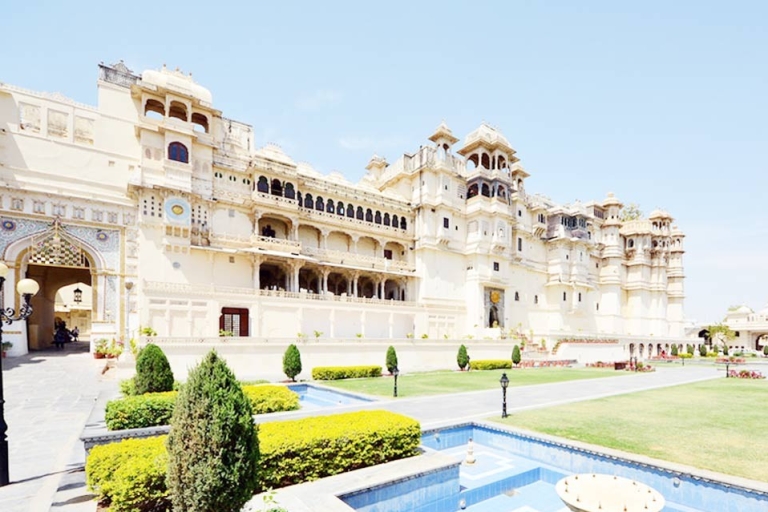 Udaipur: Zwiedzanie Pałacu Miejskiego w Udaipur z przewodnikiem