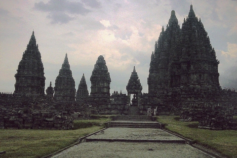 Yogyakarta: Sonnenuntergang am Prambanan-Tempel mit ortskundigem Führer