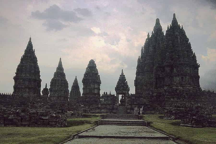 Yogyakarta: Sonnenuntergang im Prambanan-Tempel mit ortskundigem Guide. Foto: GetYourGuide Yogyakarta: Sonnenuntergang im Prambanan-Tempel mit ortskundigem Guide. Foto: GetYourGuide