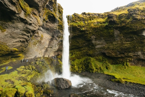 Reykjavik: dzikie wodospady na południu, czarna plaża i lodowiecWycieczka bez wędrówki po lodowcu