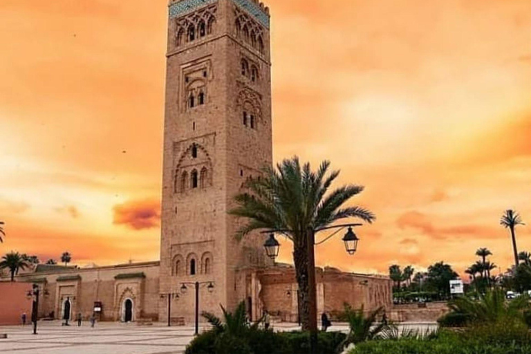 Marrakech Medina Night Tour with Rooftop Dinner