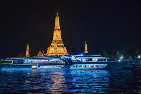 Bangkok: Cruzeiro com jantar Royal Galaxy e show Siam Fantasy