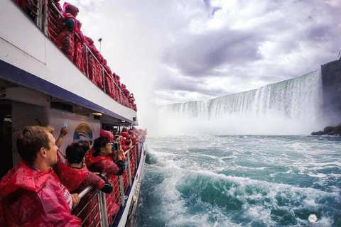 Niagara Falls Canadian Adventure Tour with Boat and Lunch