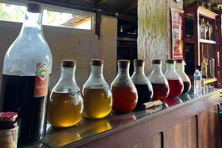 Paraty: destylarnia Engenho D'Ouro z degustacją i wodospadami