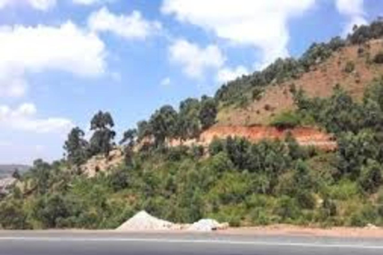 Nairobi: Kya Mwilu Gravity Hill Day Trip with Guide