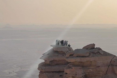 Riyad : excursion au lever du soleil à Edge of the WorldRiyad : Excursion « Lever du soleil au bout du monde »