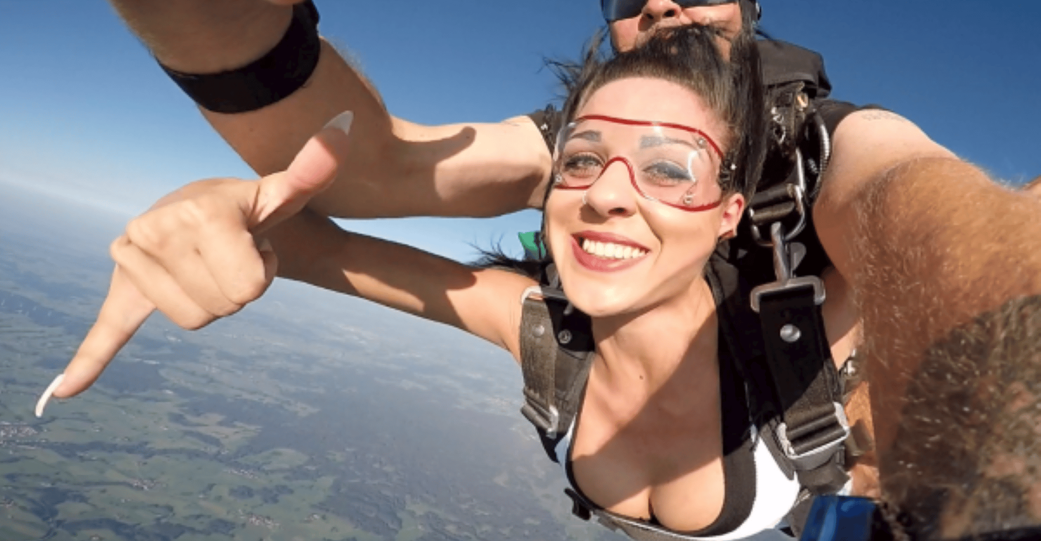 Radfeld, Thrilling Tandem Skydiving Adventure - Housity