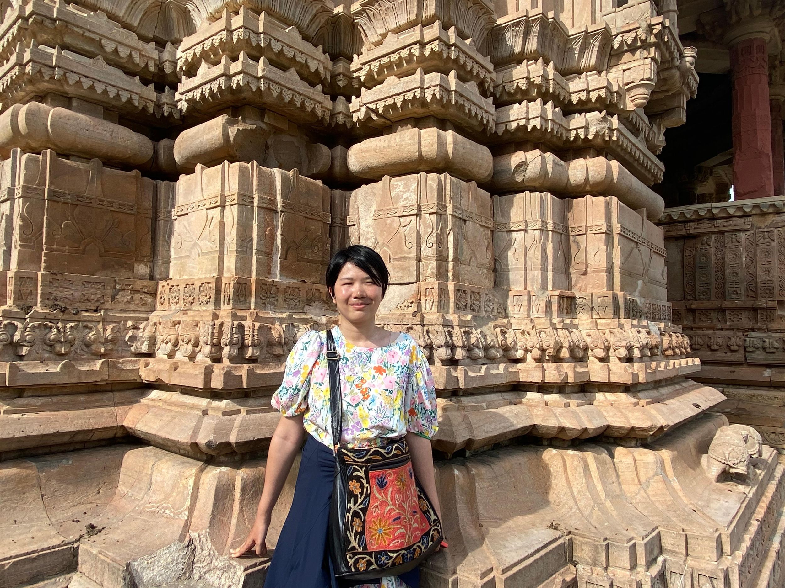 Jaipur: Abhaneri Step Wells & Haunted Bhangarh Tagestour