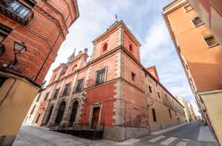 Madrid: Eingang zum Kloster der Comendadoras de Santiago