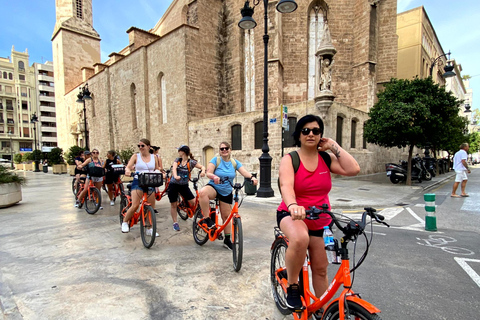 Valência: Passeio de Bicicleta com Guia de Turismo pelo Património Mundial da UnescoTour guiado de grupo em bicicleta eléctrica