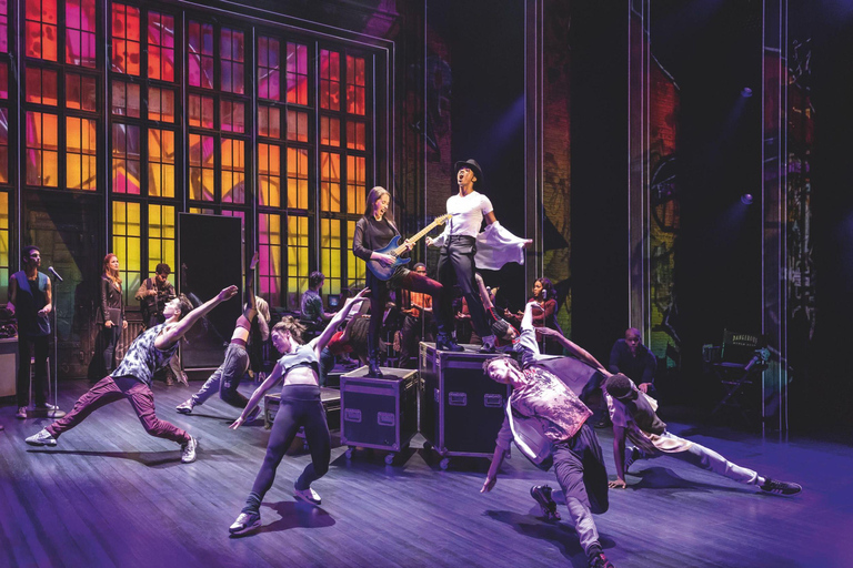 Hamburg: MJ – THE MICHAEL JACKSON MUSICAL & Boat Transfer
