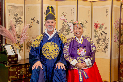 Jeju: Premium Hanbok Experience with Styling & Photo Zone 2 Hours Rental