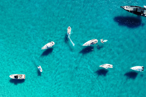 Ibiza: Tour in barca a vela di un&#039;intera giornata a Formentera con pagaiaIbiza: Tour di un&#039;intera giornata in barca a vela a Formentera con pagaia