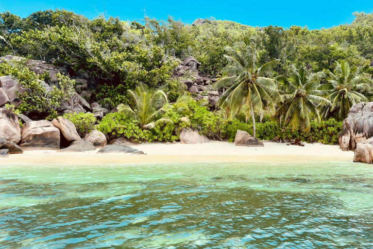 Noleggio barche private di lusso a Praslin, Seychelles