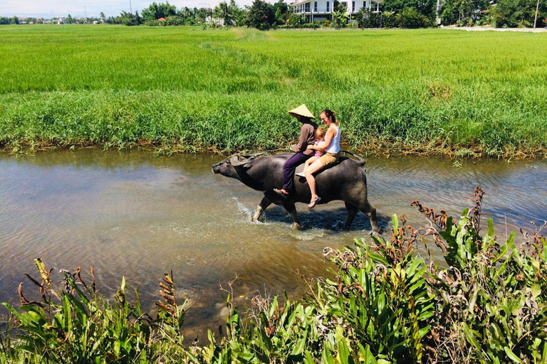 Tour privato in bicicletta a cavallo dei bufali d&#039;acqua di Hoi An