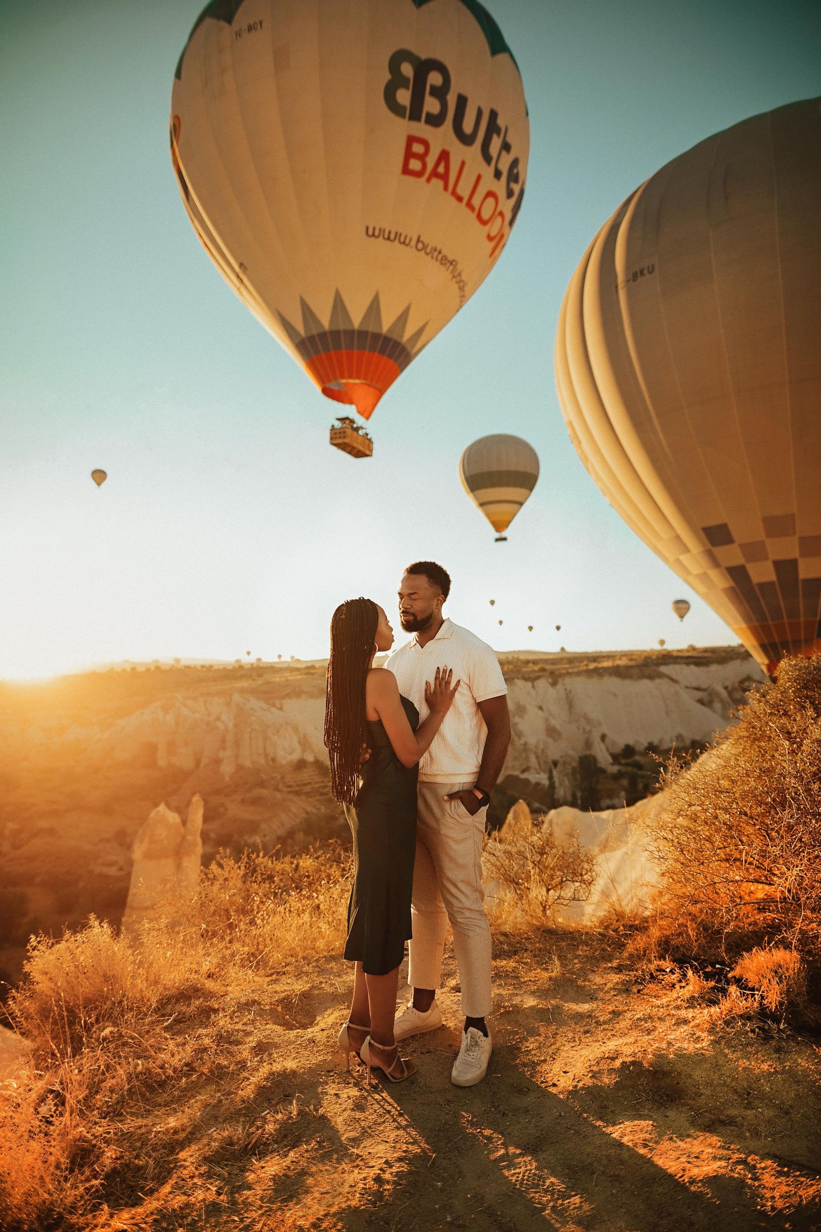 Kappadokien: Privates Fotoshooting im Ballon bei Sonnenaufgang mit Transfer