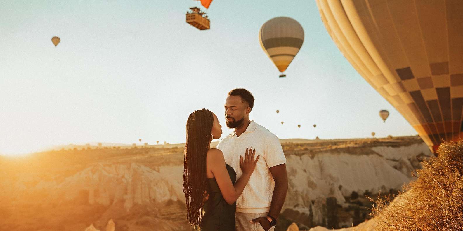 Cappadocia: Private Photoshoot Sunrise Balloon with Transfer