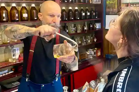 Belgrade: Perfume Atelier and Custom Perfume Experience