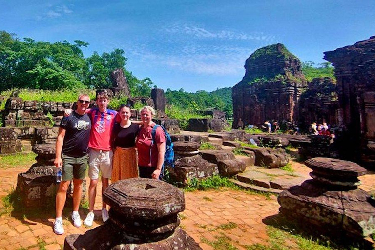 Da Nang : My Son Sanctuary &amp; flodkryssning med privat turPrivat rundtur från Da Nang (med bil och båt)