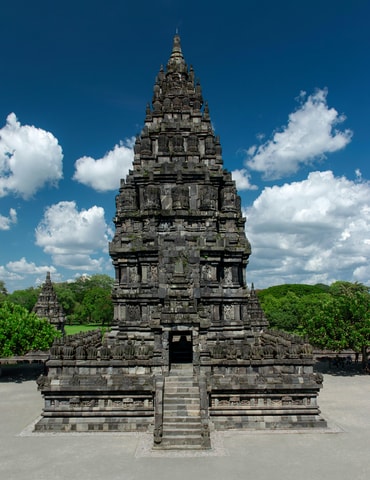 Yogyakarta : amazing Prambanan explore