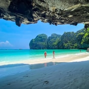 Ao Nang: Phi Phi Islands Speedboat or Catamaran Tour Ao Nang: Phi Phi Islands Speedboat or Catamaran Tour
