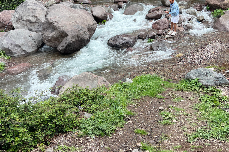 马拉喀什：乌里卡山谷一日旅行：导游徒步和午餐马拉喀什：奥里卡山谷一日旅行：导游徒步和午餐