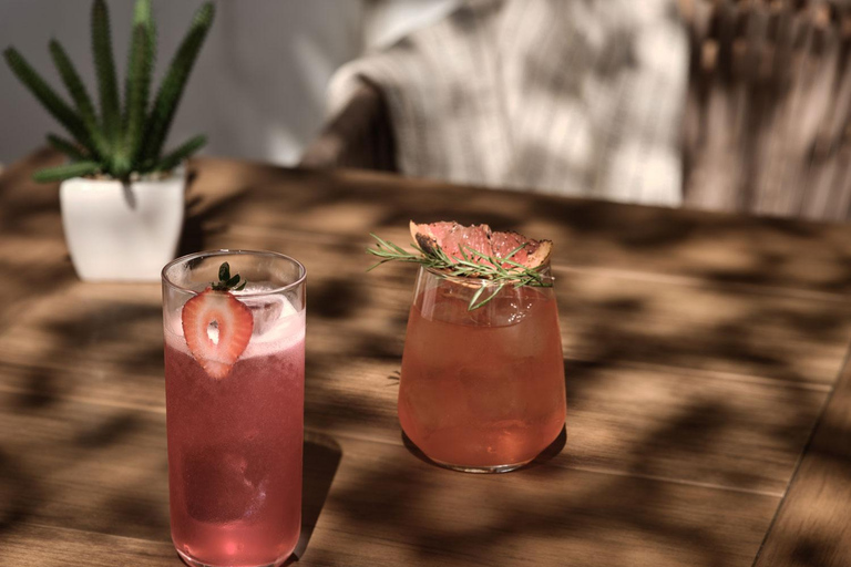 Zakynthos: Infinity Beach Club Day Pass with Food & Drinks