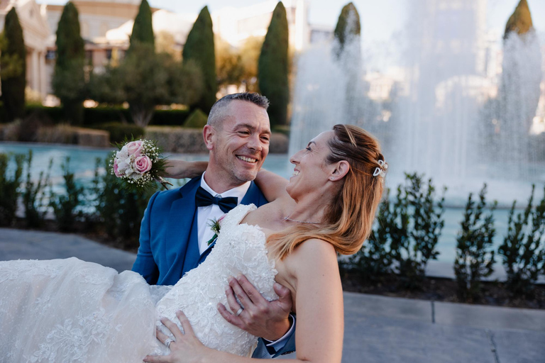 Las Vegas : séance photo dans une chapelle de mariage90 minutes + 45 photos à 2 endroits