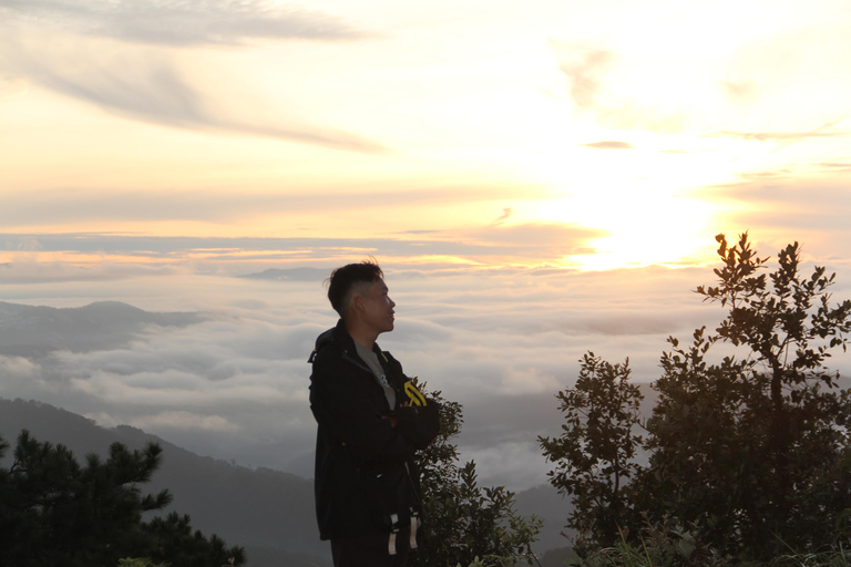 Dalat: Hiking the Mountain to observe the cloud and sunrise Da Lat: Hiking the Mountain to observe the cloud and sunrise