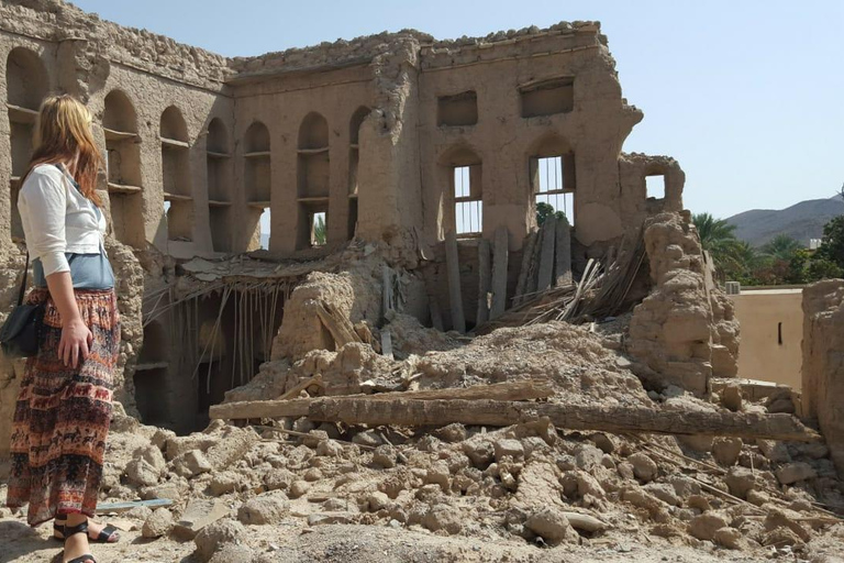 Muscat: Jebel Akhdar and Birkat Al Mouz Guided Day Trip