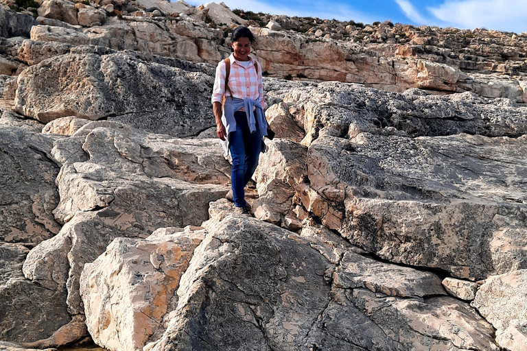 Gozo Unveiled: Guided Hiking Tour at the East of the Island Window