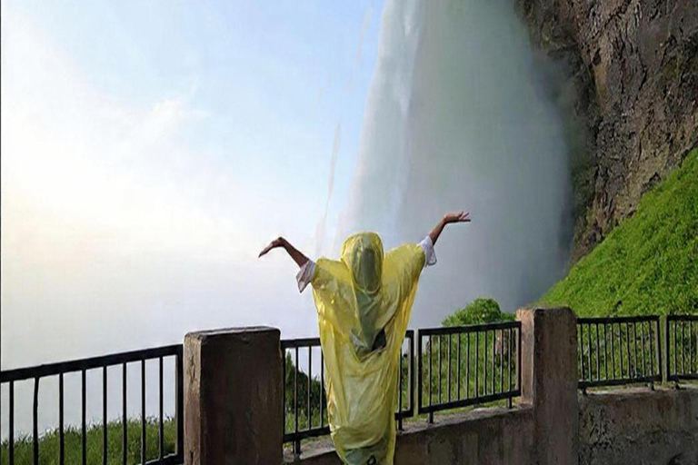 Niagara Falls: Bundle - Journey Behind the Falls and Boat