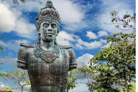Bali: Customised Uluwatu Tour With Transfer Drop off/Pick up
