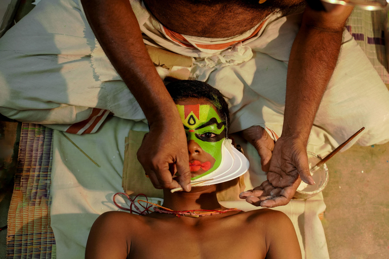 Kochi: Kathakali, Theyyam, and Kalaripayattu Evening Show